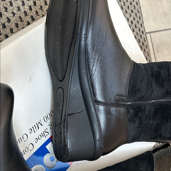 Propet Black Boots with Croc Texture - Picture 3 of 4